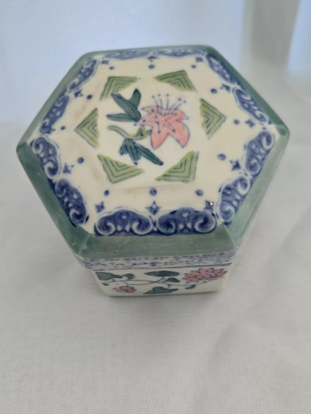 N/A vintage hand
